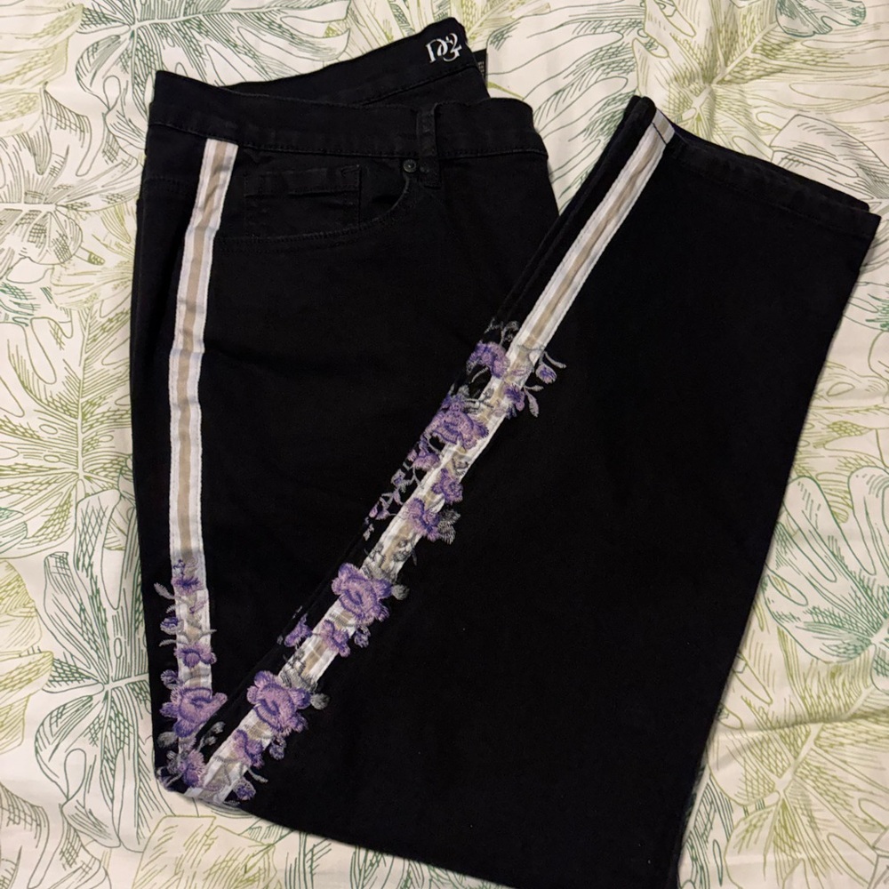 DG2 by Diane Gilman Black Embroidered Jeans